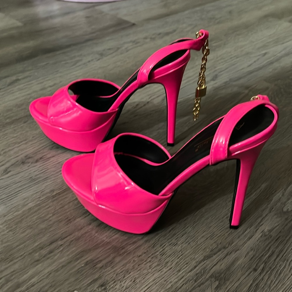 Pink patent leather platform heels